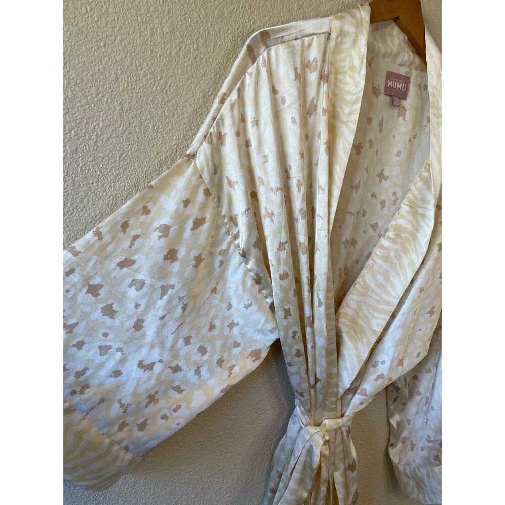 Show Me Your Mumu Harlow Silkey Robe Animal Print Cheetah Zebra Cream & Tan O/S - Picture 13 of 16